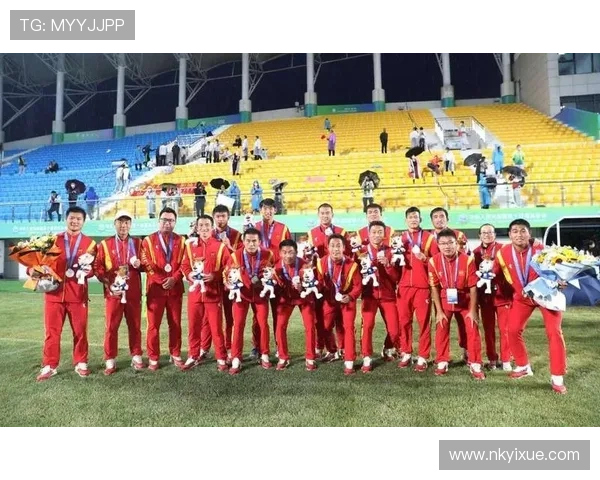 全运会特别报道：北京篮球队拼搏历程与荣耀时刻的深度回顾